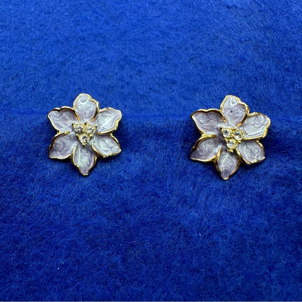 Floral Gold tone Clip On earrings